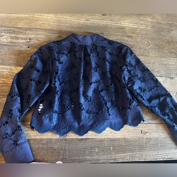 L’agence Seychelle lace top in navy. New with tags. Size s/p. 💙 - Picture 6 of 8